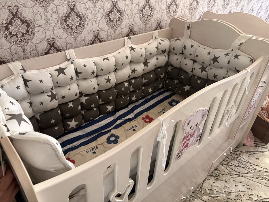 Детска кроватка с комодом