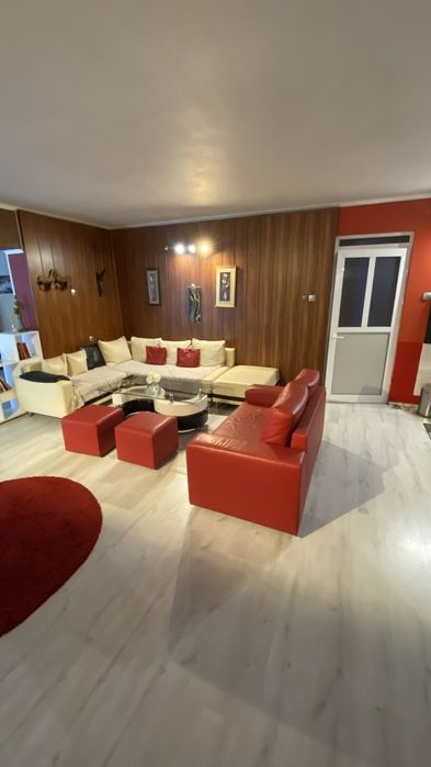 ПРОДАВА СЕ: Обзаведен самостоятелен имот от 230 кв.м (2-ри и 3-ти етаж) с ОБОСОБЕН ДВОР, отделен вход, 4 ТЕРАСИ и КЛИМАТИЦИ НАВСЯКЪДЕ