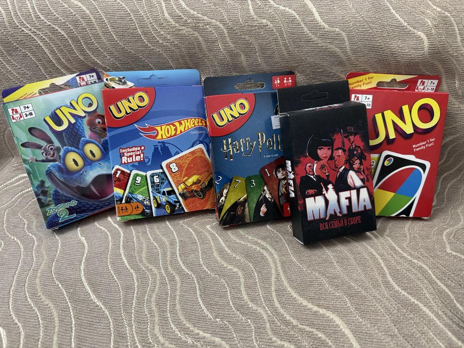 Игры настольные UNO с разными темами