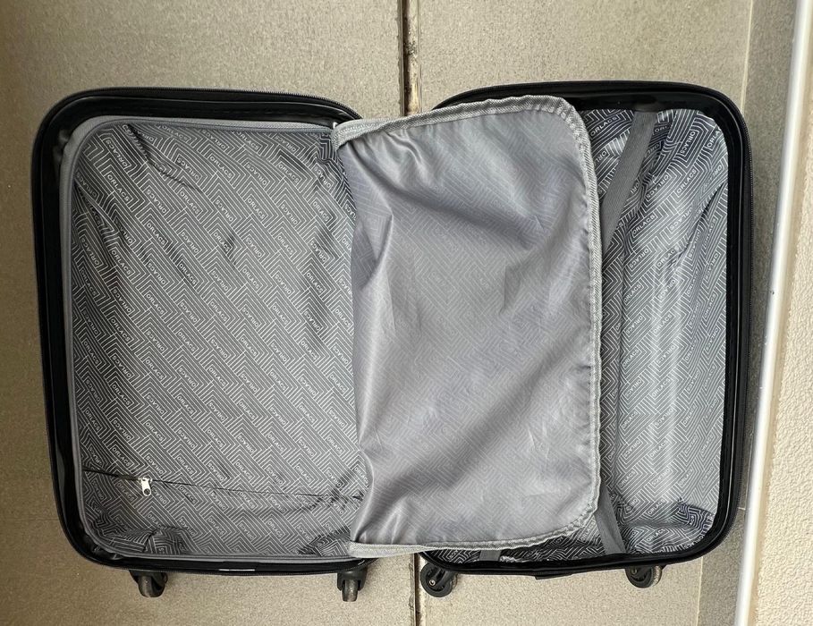 Troller (Bagaj de cabina) carry on.Aproape nou.