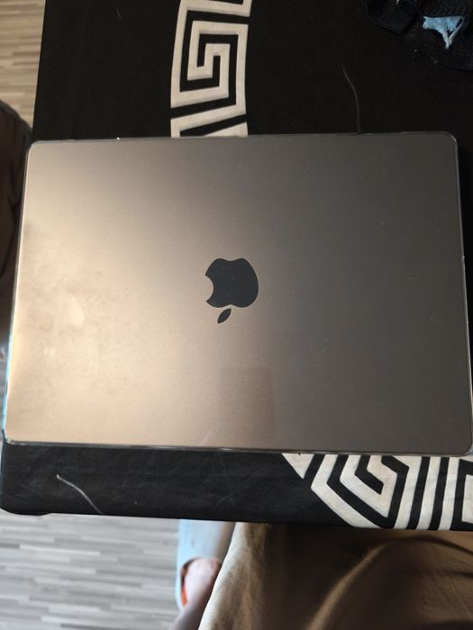 MacBook Pro 14 inch чип M1 16RAM 1TB ROM с гаранция