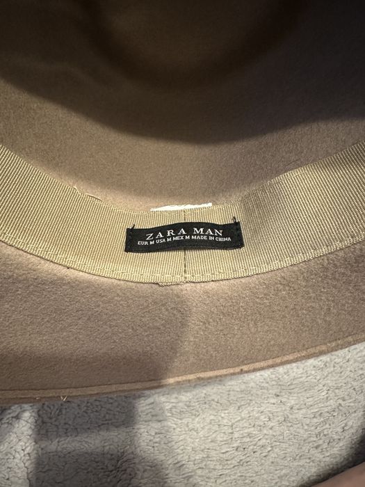 Palarie din lana Zara