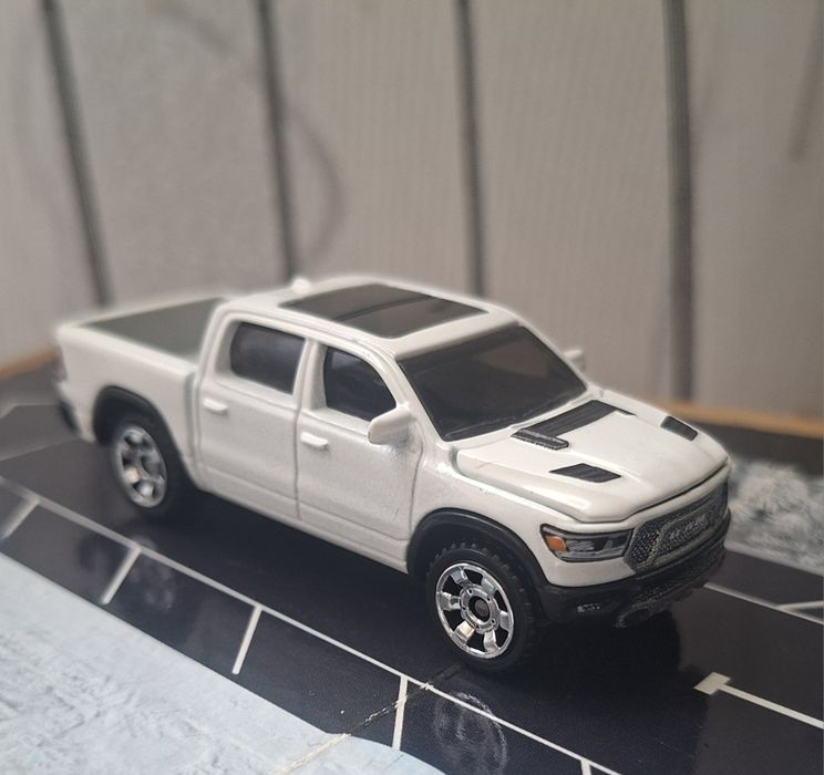 Продам модельку Matchbox Dodge Ram Rebel 2021 года
