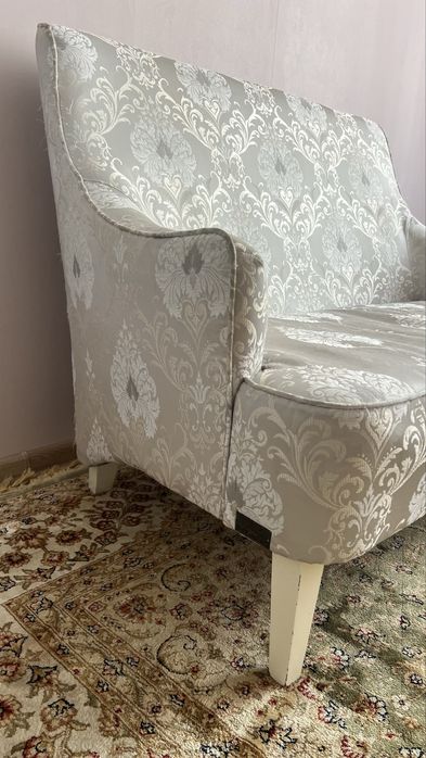 Диванчик миниатюрный