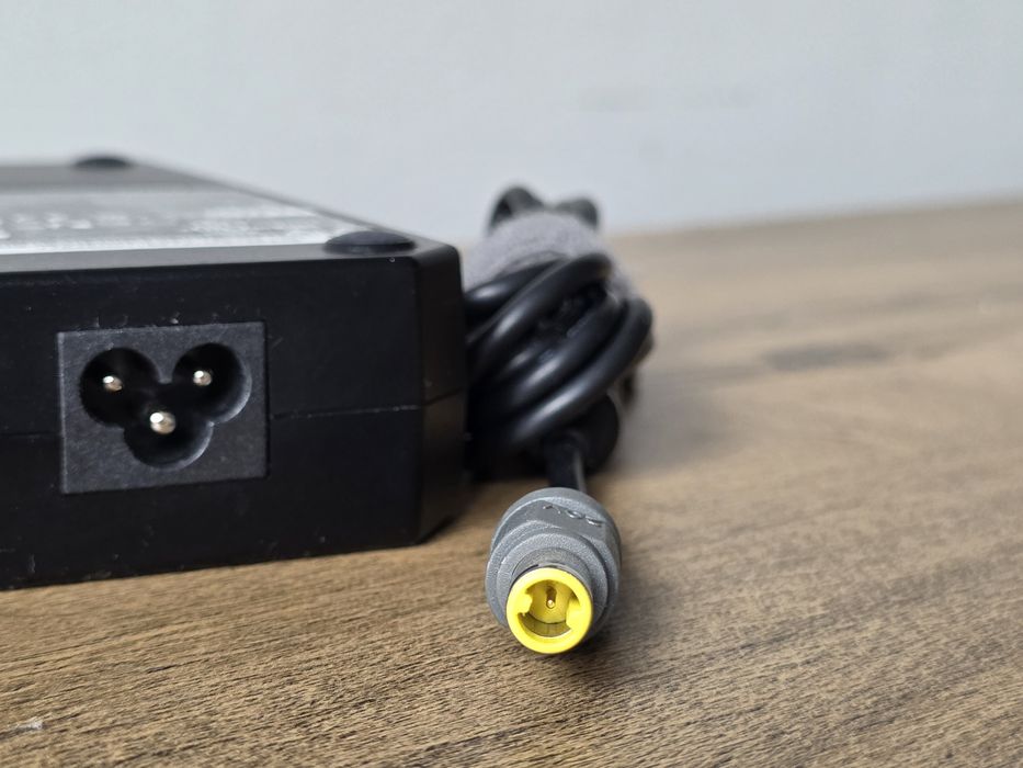Alimentator Lenovo 20V  8,5A 170W