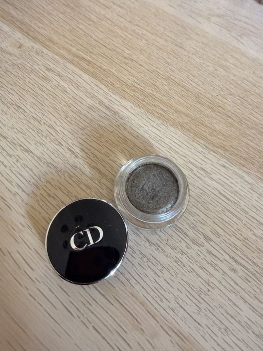 Разпродажба козметика Chanel Dior Mac Charlotte tilbury Mac Huda ABH