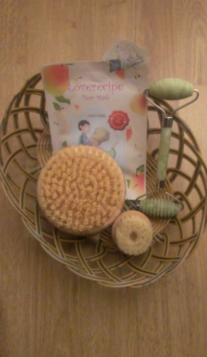 Set pentru exfoliere 

1.Rola dubla pentru masaj confectionata