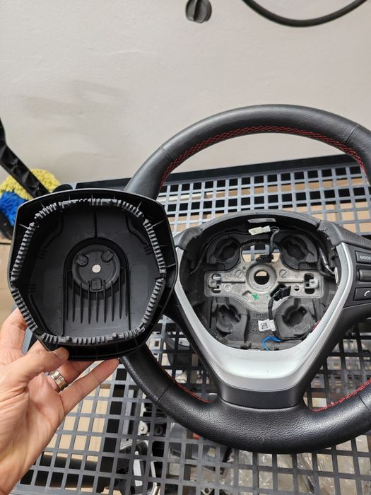 Volan BMW Seria 4 încălzit cu comenzi distronic și capac airbag