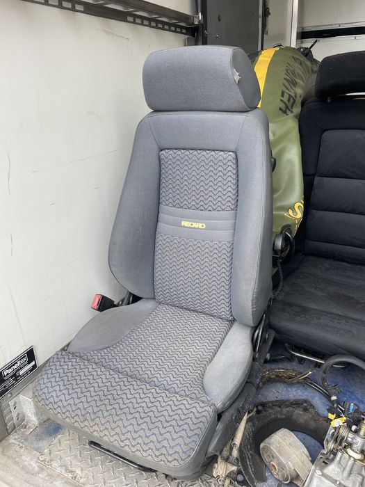 Електрическа седалка RECARO от бус