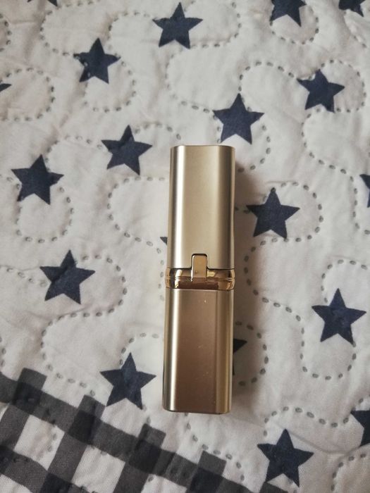 Червило Loreal Paris и Revlon