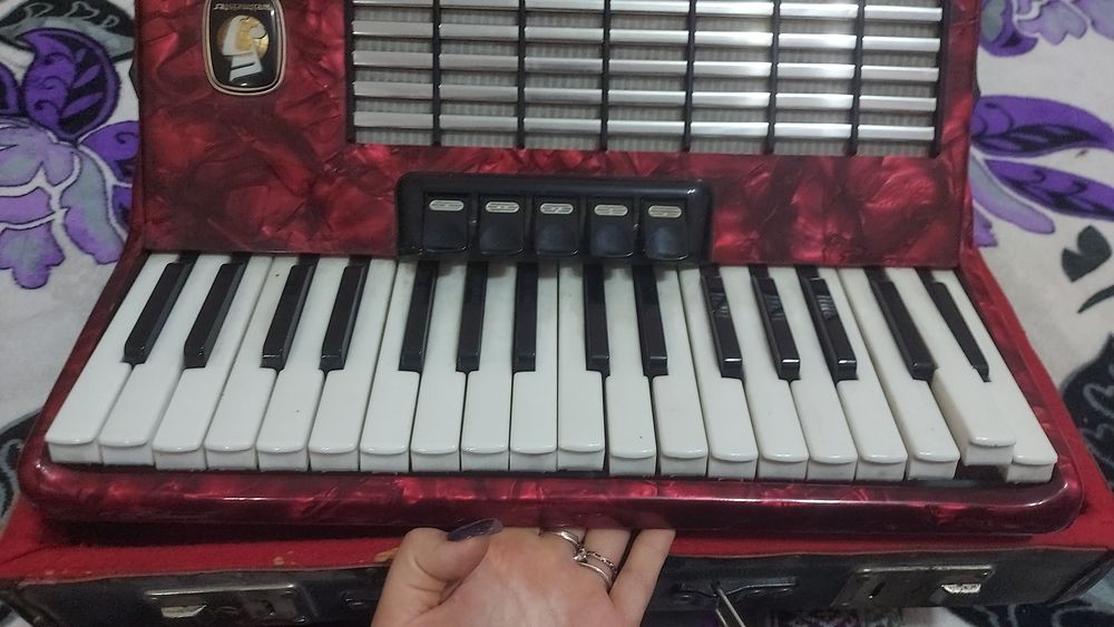 Продам аккордеон