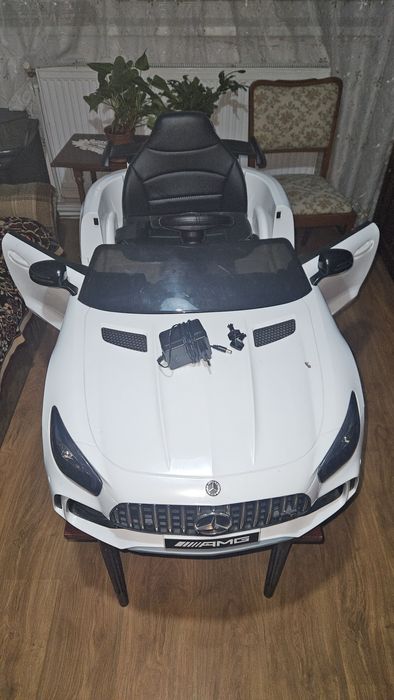 Vând mașinuță electrică pentru copii.