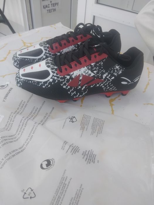 Продаю бутсы для