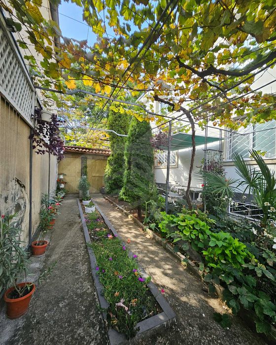 Продава се Къща в Карнобат - 350 кв.м за 829 €/кв.м - Снимка #13