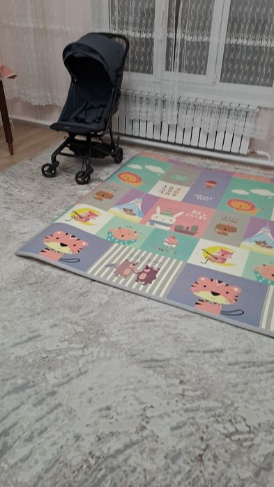 Продам коляску, б/у. Коврик двусторонний в подарок
