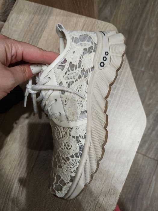 Сникърси - дантела