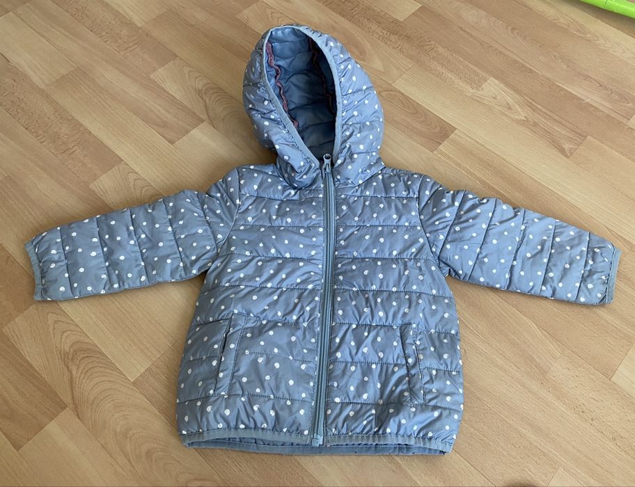 Куртки и жилетки для девочки