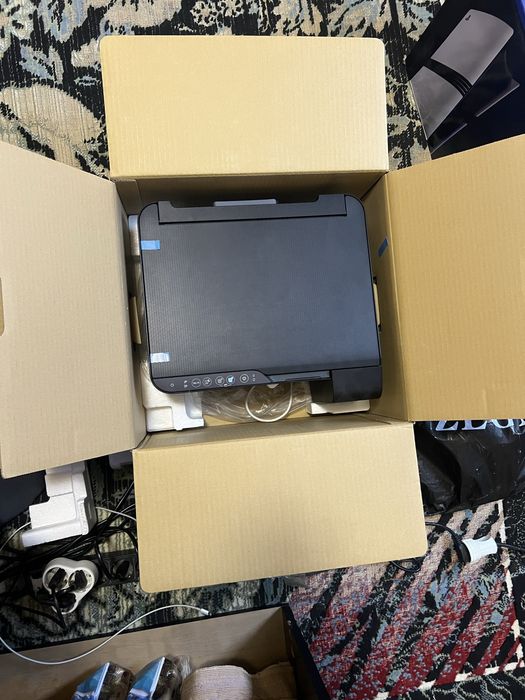Принтер Epson L3250 (МФУ 3в1, А4, струйный, цветной, как новый