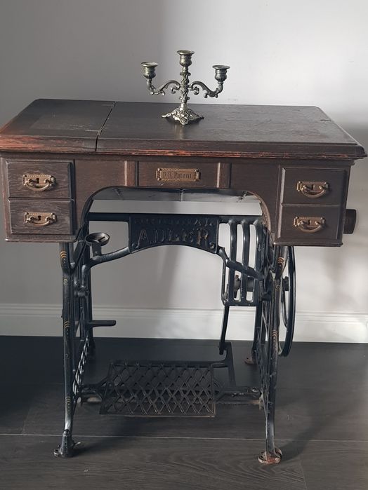 Mașină veche de cusut