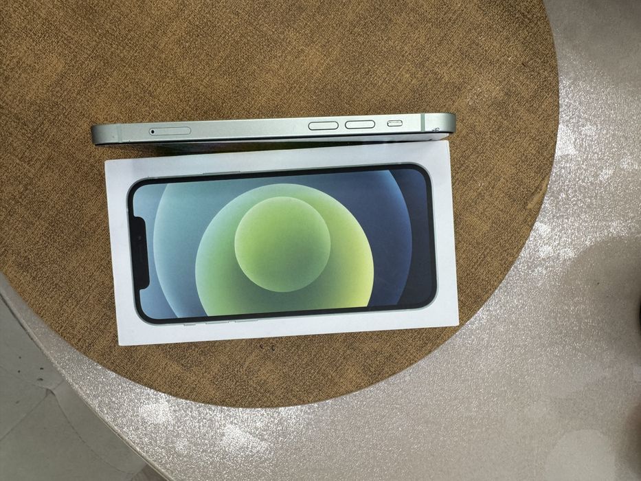 Продам айфон 12 64 g