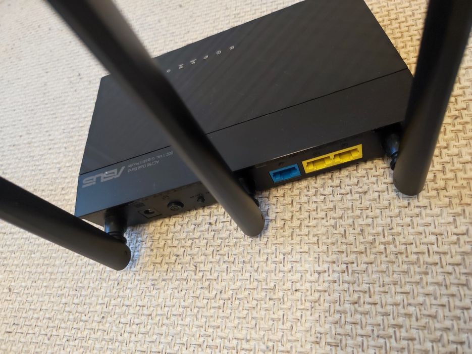 Рутер Asus AC750 dual band wifi