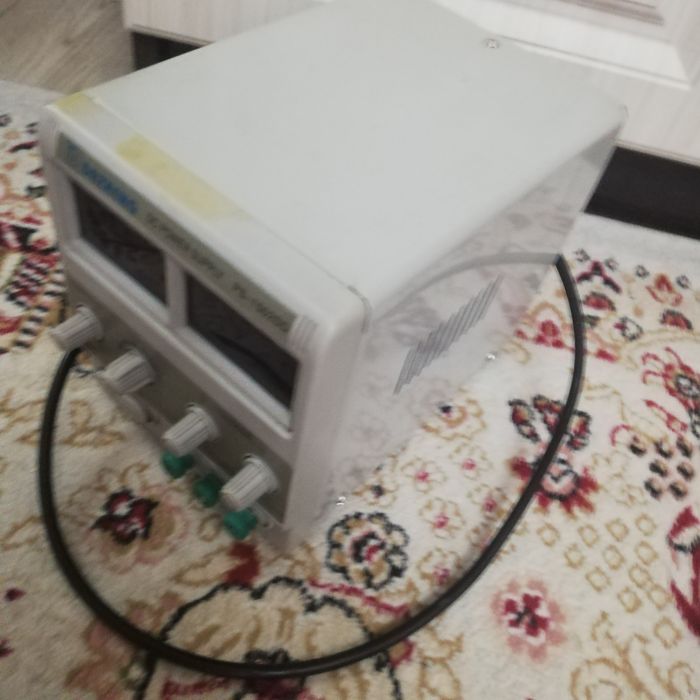 Продам лабораторный блок питания.