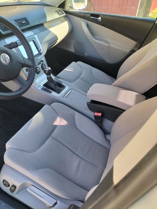 Vând Passat B6 1.9 TDI.