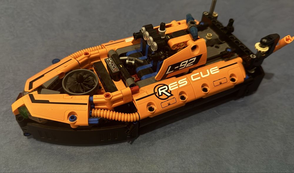Продам LEGO Technic 42120 (Оригинал)