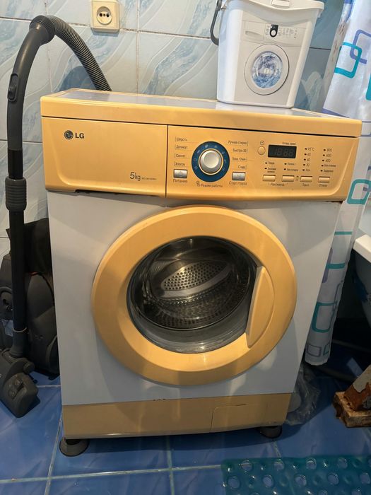 Продам стиральную машину