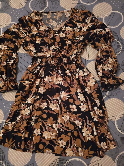 Нова копринена рокличка размер М