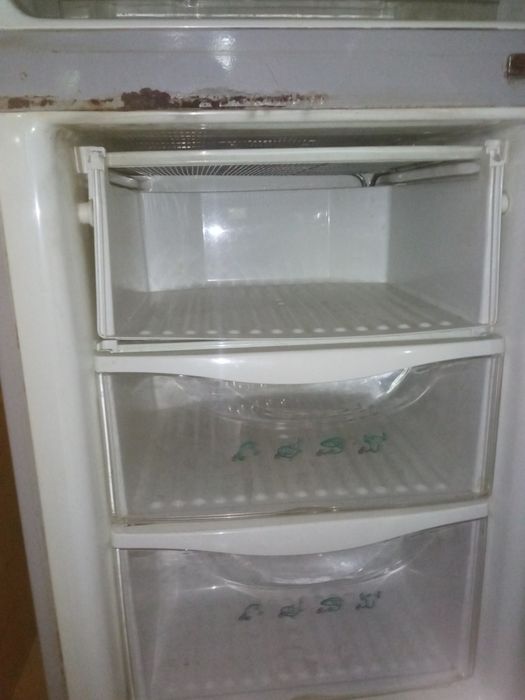 Холодильник бу продам