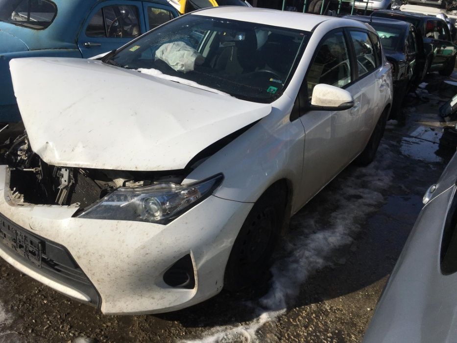 toyota auris 1.4 d4d 28000 km на части wifi тойота аурис