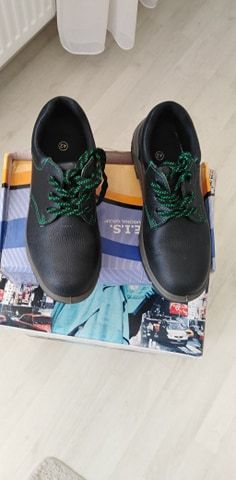 Vand ghete de munca ,produs de calitate,noi.mar.42