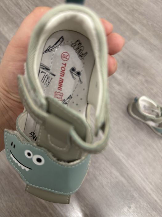 Продам сандали tom.miki