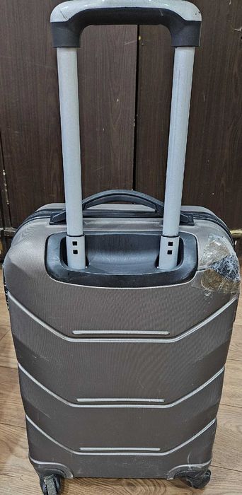 Чемодан средний 55*35*25