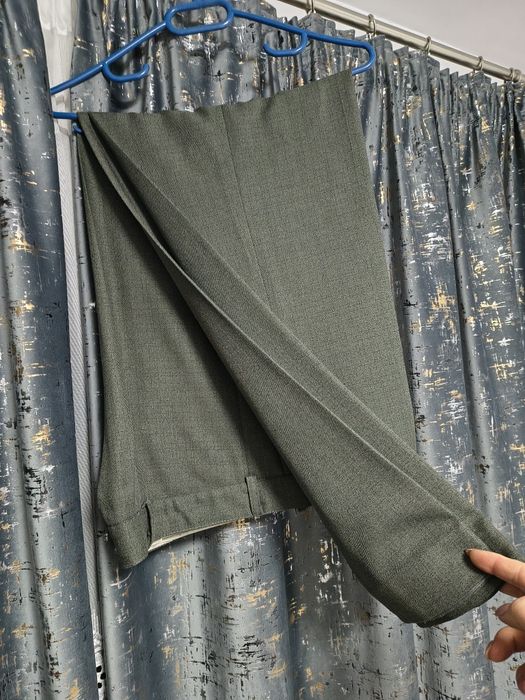 Vând costum bărbat, mărimea 56, în stare foarte bună