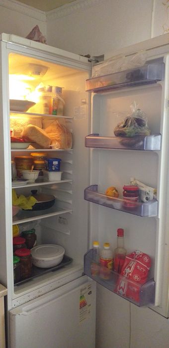 Холодильник улкен фирма  Беко