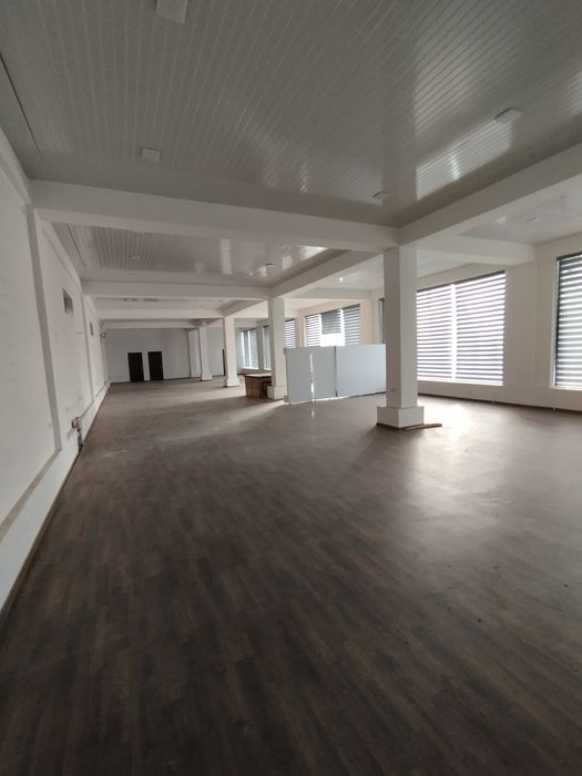 Uch Qaxramonda 300 m² Universal bino – Masjid va Maktab yoni