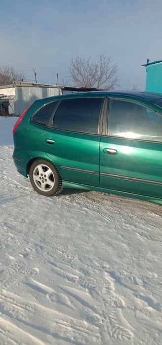 Ниссан Альмера Тино