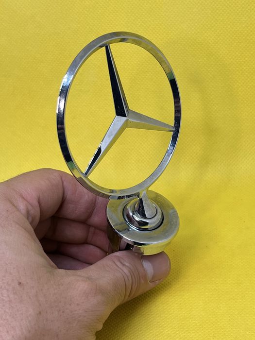 Мерцедес Емблема