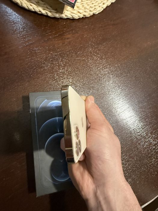 Vand iPhone 12 pro - 256gb - gold