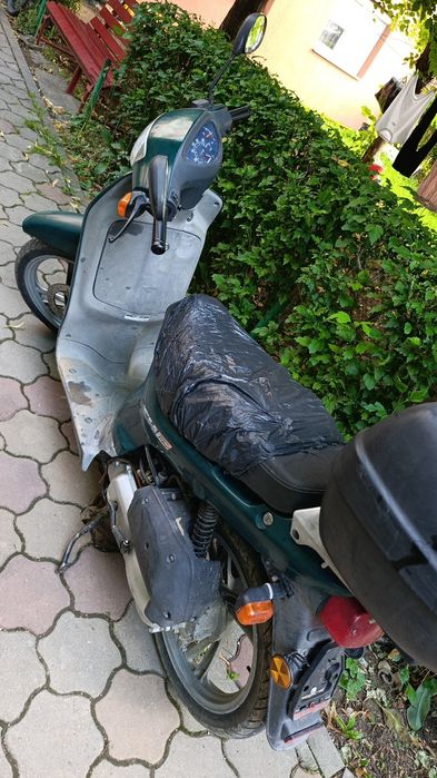 Vând  scuter honda sh50
