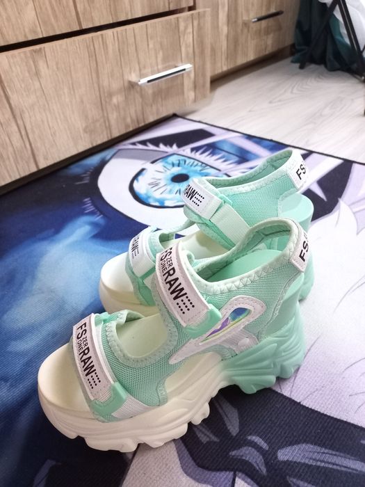 Женские босоножки 36 размер