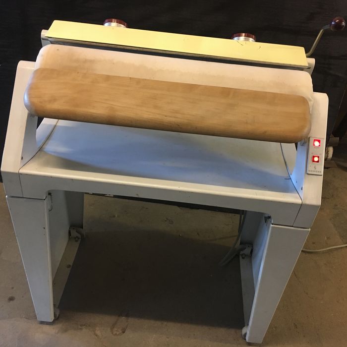 Гладачна машина Singer