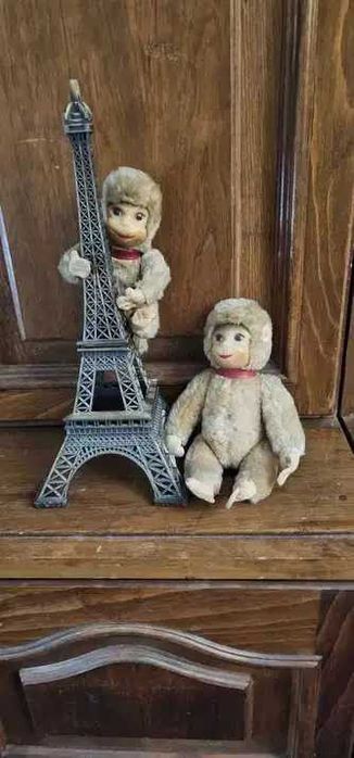 turnul Eiffel atacat de maimute schucco