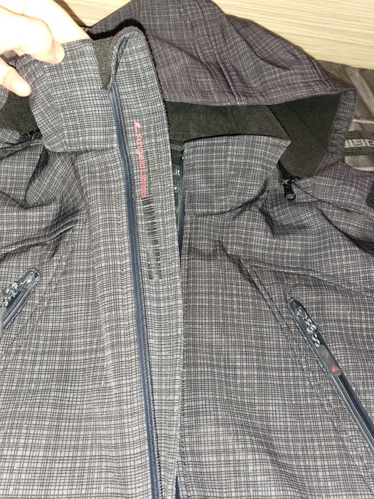 Мъжко есено-зимно яке.