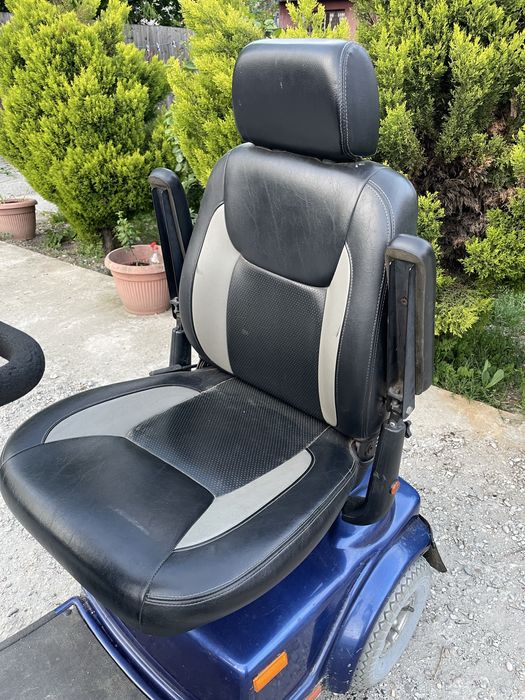 Vând scuter electrică 4 roți