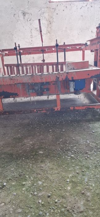 Masina,presa pentru fabricarea boltarilor