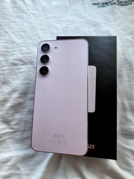 Продавам Samsung galaxy s23