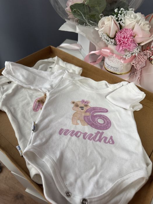 Бебешки бодита с месечинки